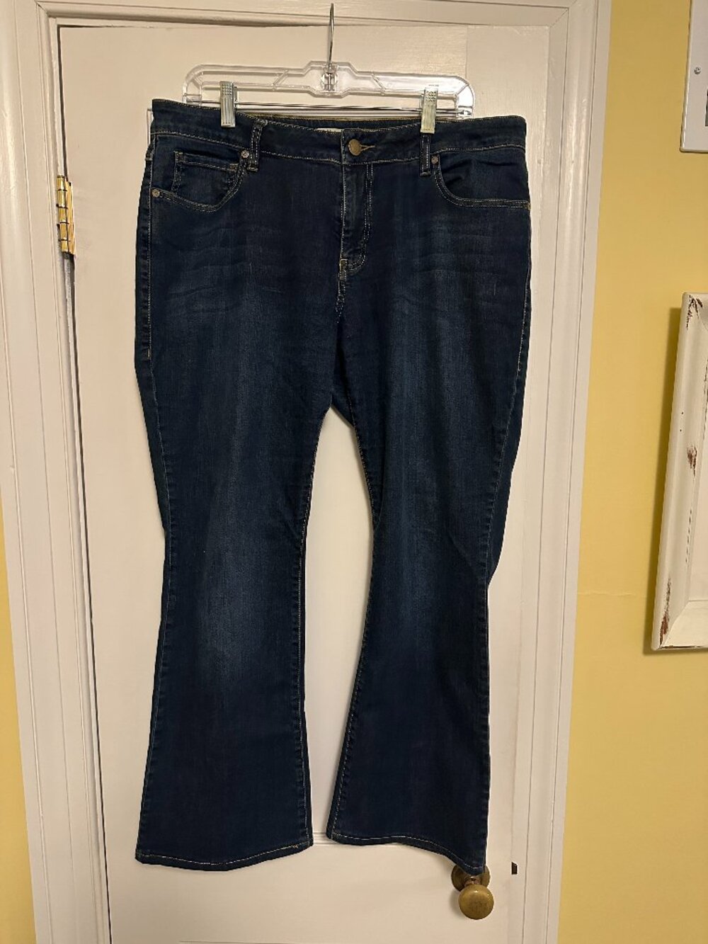 Cabi mid-rise bootcut Jeans - Size 14
